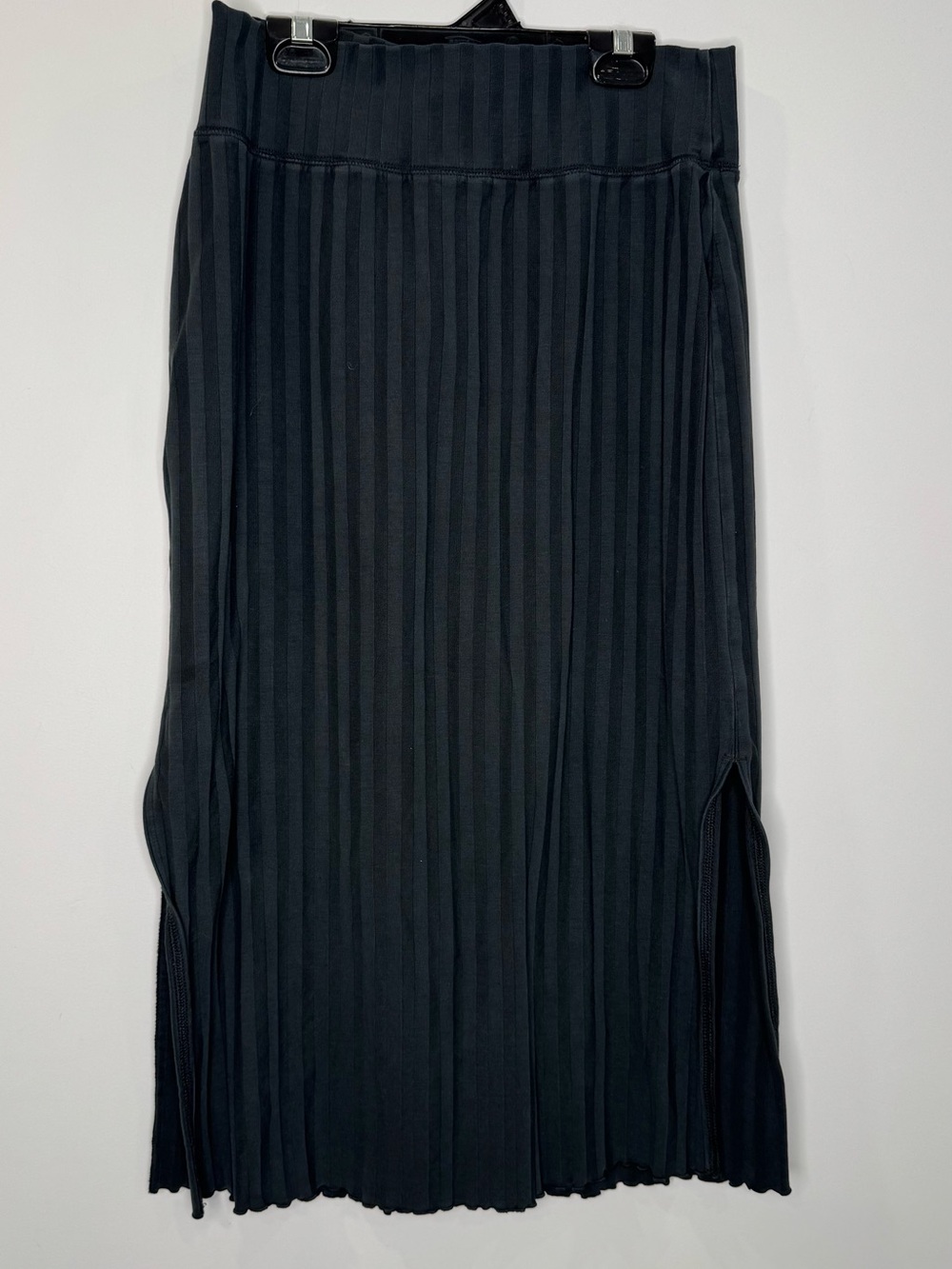 Aerie offline Ribbed Midi Skirt with Side Slits - Black sz medium - Picture 2 of 6
